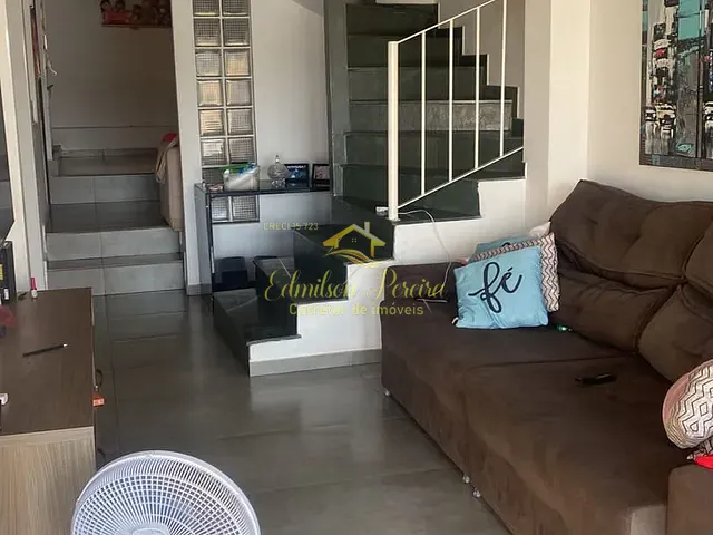 Sobrado com 225m² 3 quartos e 3 banheiros, à venda, no bairro Jardim Novo Sabará em Londrina
