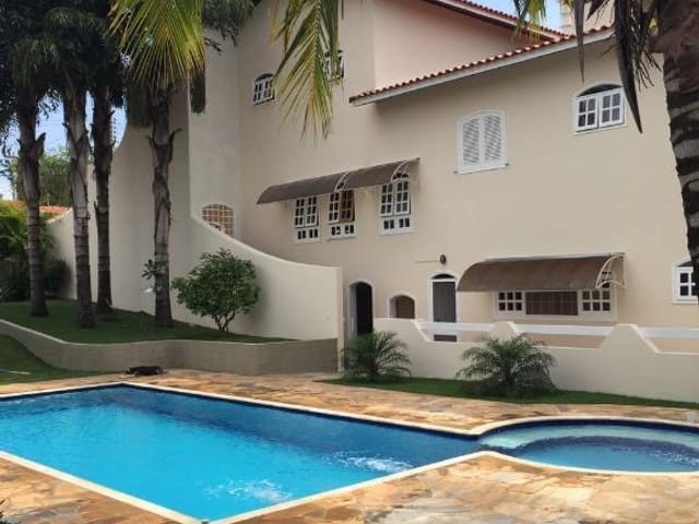 Sobrado com 810m² 4 quartos e 3 banheiros, à venda, no bairro Colina Verde em Tatuí