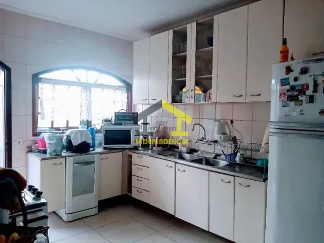 Sobrado com 700m² 6 quartos e 4 banheiros, à venda, no bairro Nova Higienópolis em Jandira