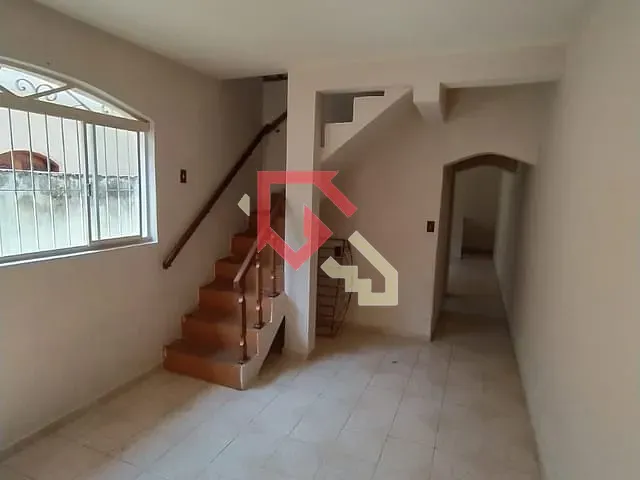 Sobrado com 476m² 5 quartos e 2 banheiros, à venda, no bairro Vila Assis Brasil em Mauá