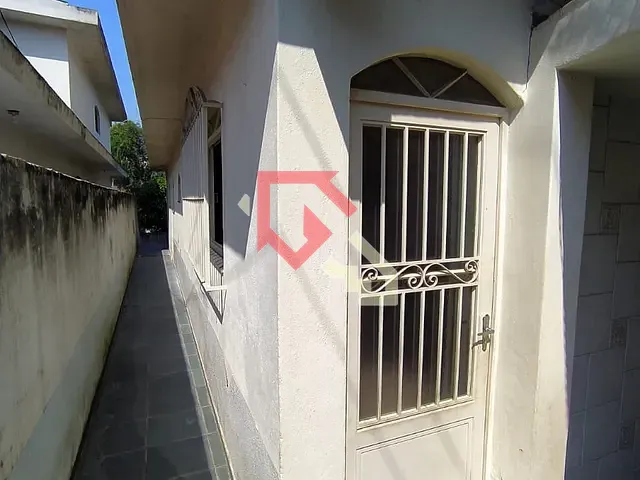 Sobrado com 476m² 5 quartos e 2 banheiros, à venda, no bairro Vila Assis Brasil em Mauá