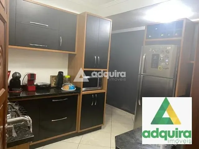 Sobrado com 95m² 2 quartos e 2 banheiros, à venda, no bairro Contorno em Ponta Grossa
