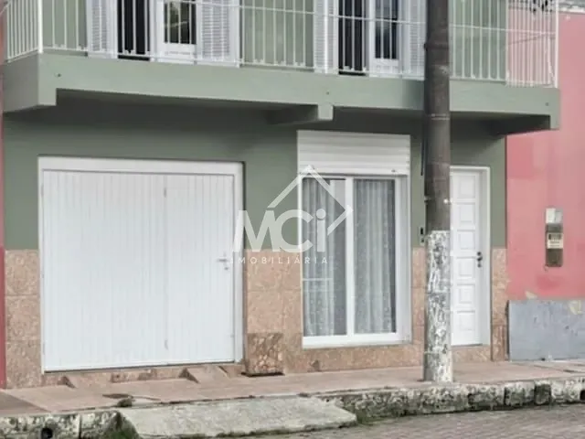 Sobrado com 208m² 4 quartos e 3 banheiros, à venda, no bairro Centro em Pelotas