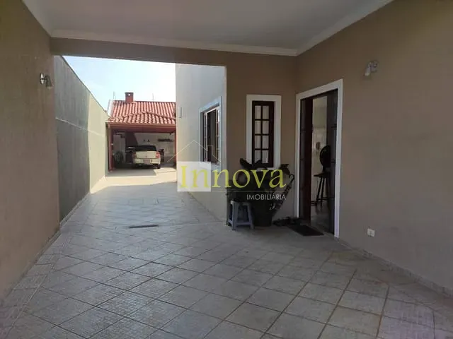 Sobrado com 311m² 5 quartos e 4 banheiros, à venda, no bairro Vila Atlântica em Caraguatatuba