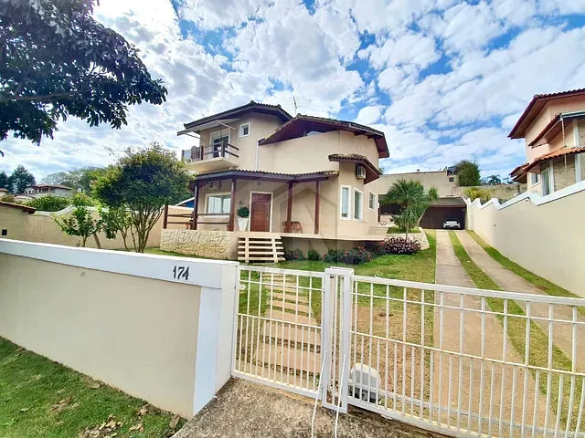 Sobrado com 750m² 3 quartos e 4 banheiros, à venda, no bairro Colina (Caucaia do Alto) em Cotia