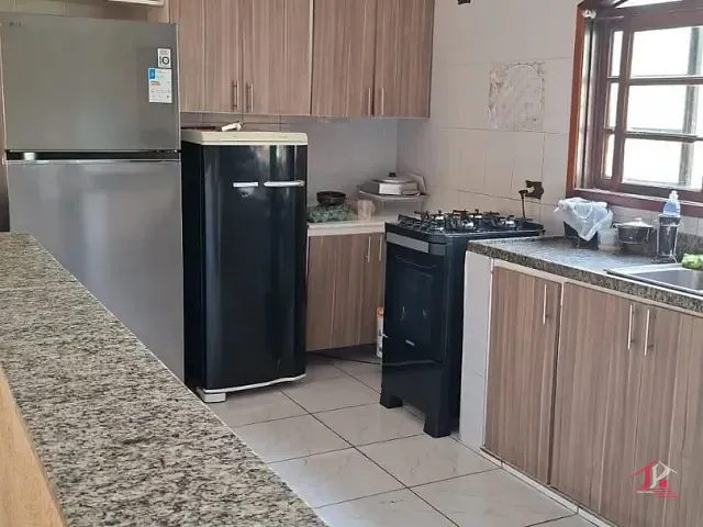 Sobrado com 250m² 3 quartos e 4 banheiros, à venda, no bairro Jardim Suarão (Praia) em Itanhaém