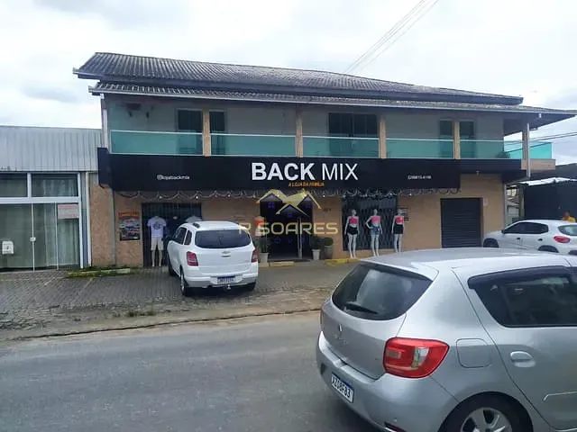 Sobrado com 510m² 3 quartos e 2 banheiros, à venda, no bairro Ulysses Guimarães em Joinville