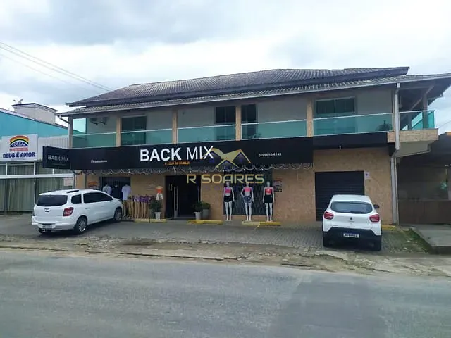 Sobrado com 510m² 3 quartos e 2 banheiros, à venda, no bairro Ulysses Guimarães em Joinville