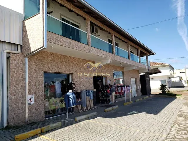 Sobrado com 510m² 3 quartos e 2 banheiros, à venda, no bairro Ulysses Guimarães em Joinville