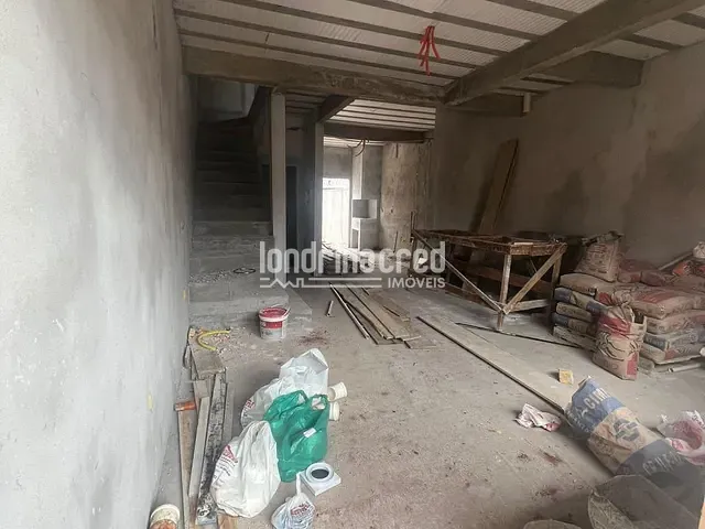 Sobrado com 127m² 3 quartos e 2 banheiros, à venda, no bairro Parque Taua em Londrina