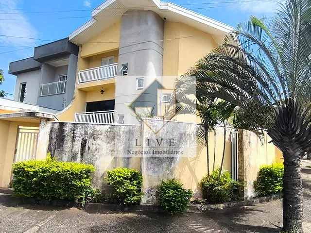 Sobrado com 378m² 4 quartos e 5 banheiros, à venda, no bairro Jardim Paulistano em Americana