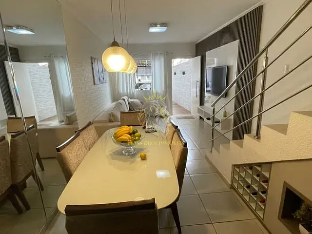 Sobrado 2 quartos e 2 banheiros, à venda, no bairro Areias em Camboriú