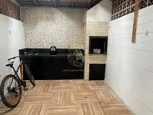 Sobrado 2 quartos e 2 banheiros, à venda, no bairro Areias em Camboriú