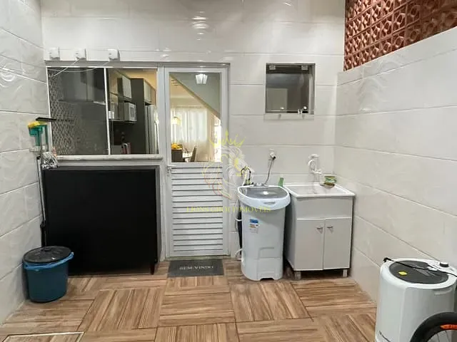 Sobrado 2 quartos e 2 banheiros, à venda, no bairro Areias em Camboriú