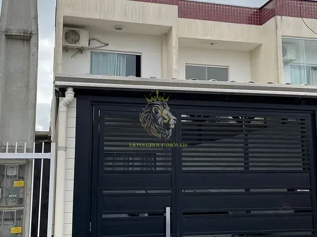 Sobrado 2 quartos e 2 banheiros, à venda, no bairro Areias em Camboriú