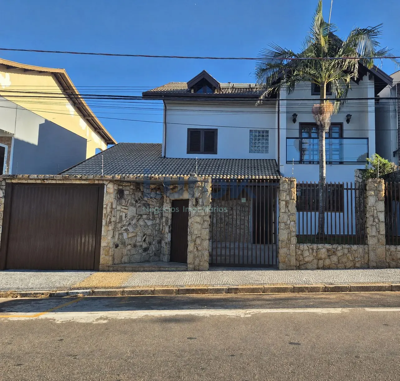 Casa, 3 quartos, 301 m² - Foto 1