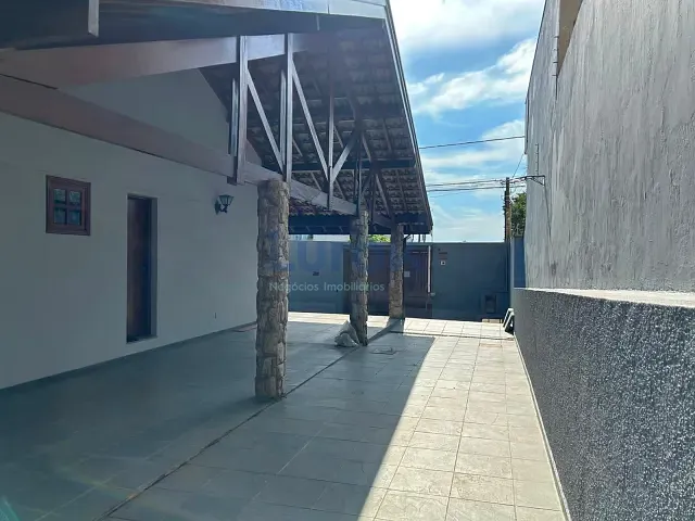 Casa com 450m² 3 quartos e 3 banheiros, à venda ou para alugar, no bairro Residencial São Luiz em Valinhos