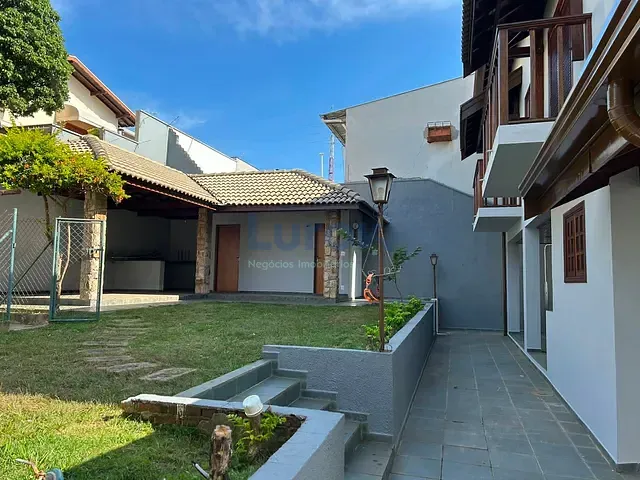 Casa com 450m² 3 quartos e 3 banheiros, à venda ou para alugar, no bairro Residencial São Luiz em Valinhos