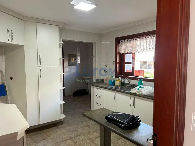 Casa com 450m² 3 quartos e 3 banheiros, à venda ou para alugar, no bairro Residencial São Luiz em Valinhos