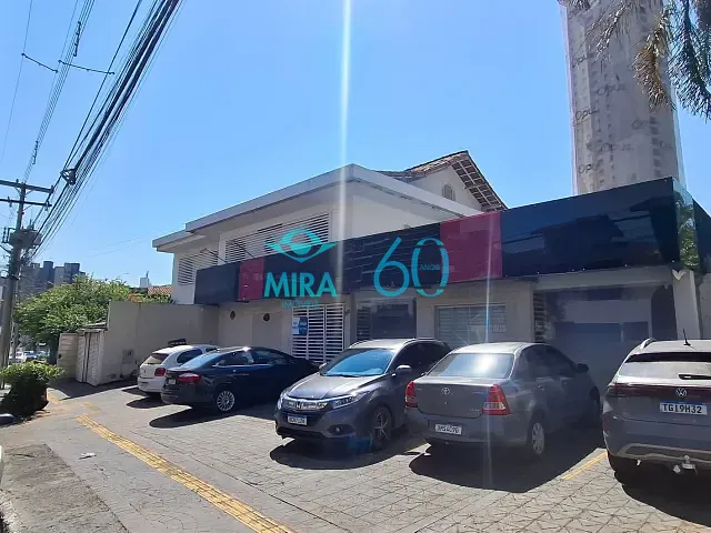 Sobrado com 688m², à venda, no bairro Setor Marista em Goiânia