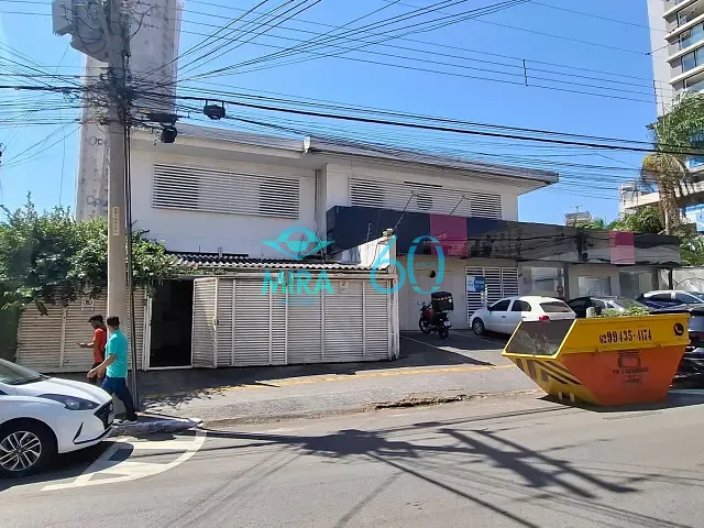 Sobrado com 688m², à venda, no bairro Setor Marista em Goiânia