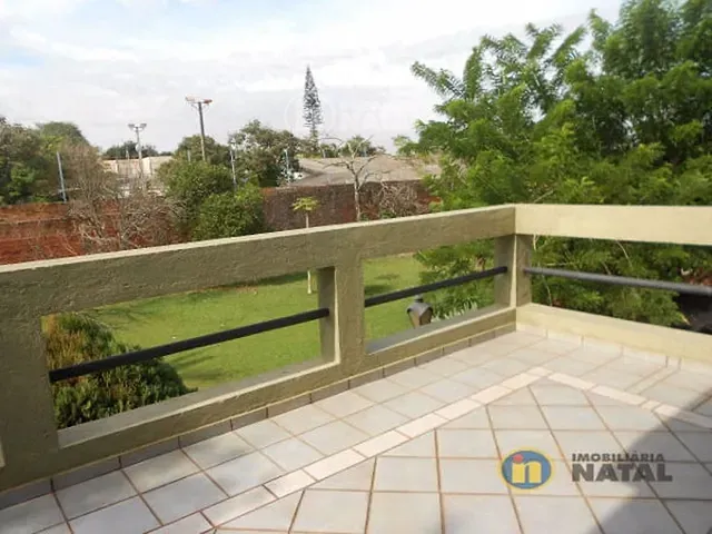 Sobrado com 1800m² 4 quartos e 6 banheiros, à venda, no bairro Santos Dumont em Londrina