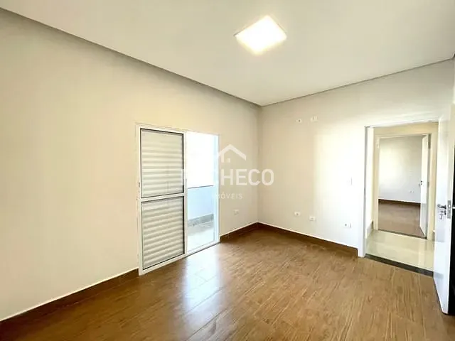 Sobrado com 250m² 4 quartos e 2 banheiros, à venda, no bairro Dodson em Santa Bárbara d'Oeste