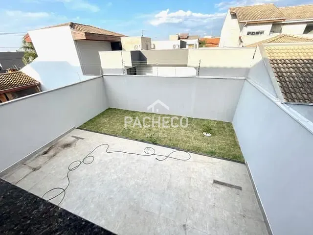 Sobrado com 250m² 4 quartos e 2 banheiros, à venda, no bairro Dodson em Santa Bárbara d'Oeste