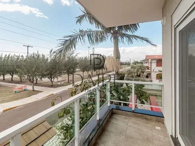 Sobrado com 350m² 4 quartos e 3 banheiros, à venda, no bairro Curumim em Capão da Canoa