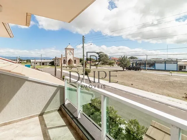Sobrado com 350m² 4 quartos e 3 banheiros, à venda, no bairro Curumim em Capão da Canoa
