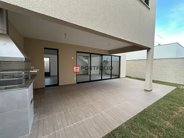 Sobrado com 203m² 4 quartos e 3 banheiros, à venda, no bairro Conjunto Residencial Storil em Aparecida de Goiânia