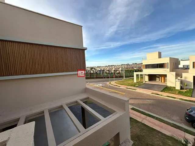 Sobrado com 203m² 4 quartos e 3 banheiros, à venda, no bairro Conjunto Residencial Storil em Aparecida de Goiânia