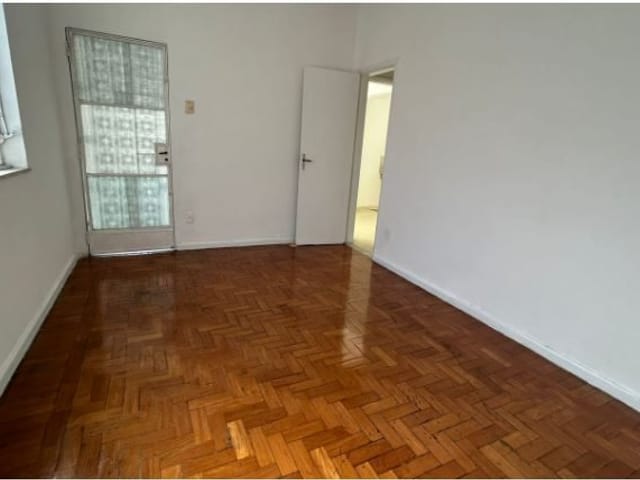 Foto do Sobrado - casa de vila com varanda de 2 quartos em Santa Rosa, Niterói - RJ | SelfSpin