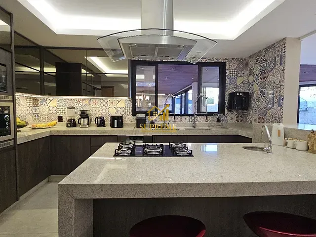 Sobrado com 493m² 5 quartos e 7 banheiros, à venda, no bairro Residencial Granville em Goiânia