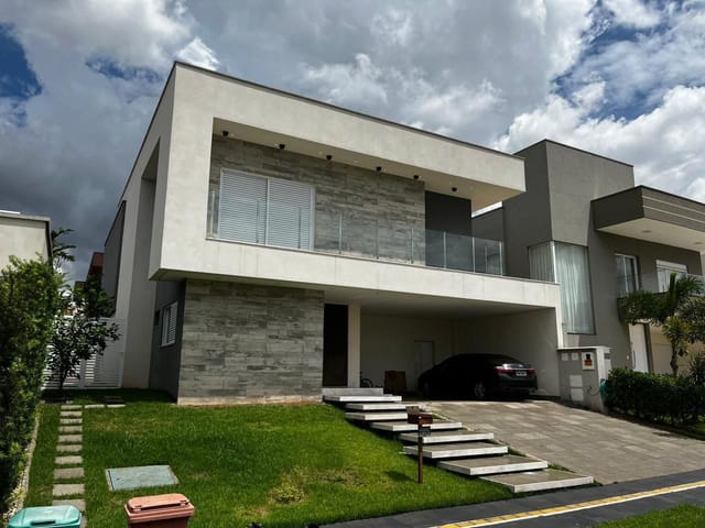 Sobrado 4 quartos e 5 banheiros, à venda, no bairro Jardins Valência em Goiânia