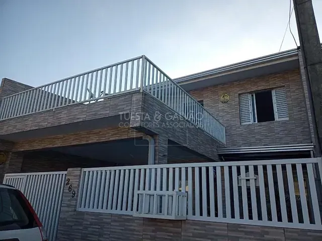 Sobrado com 99m² 3 quartos e 2 banheiros, à venda, no bairro Centro em Pontal Do Paraná