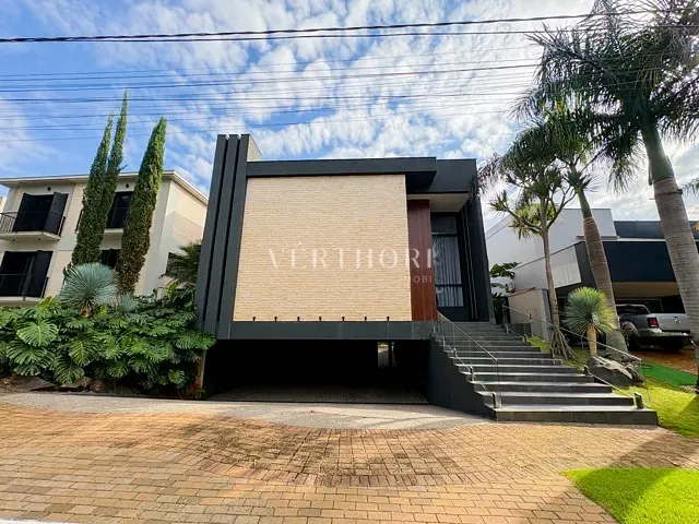 Sobrado com 584m² 5 quartos e 5 banheiros, à venda, no bairro Esperança em Londrina