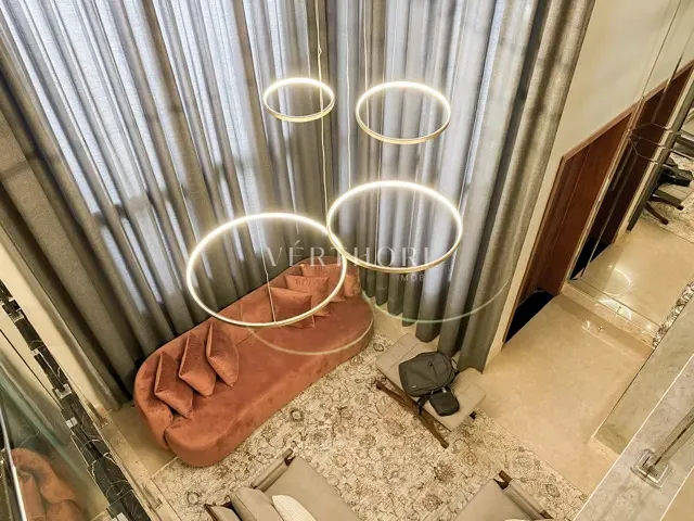 Sobrado com 584m² 5 quartos e 5 banheiros, à venda, no bairro Esperança em Londrina