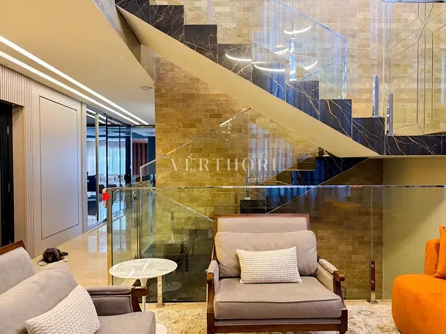 Sobrado com 584m² 5 quartos e 5 banheiros, à venda, no bairro Esperança em Londrina