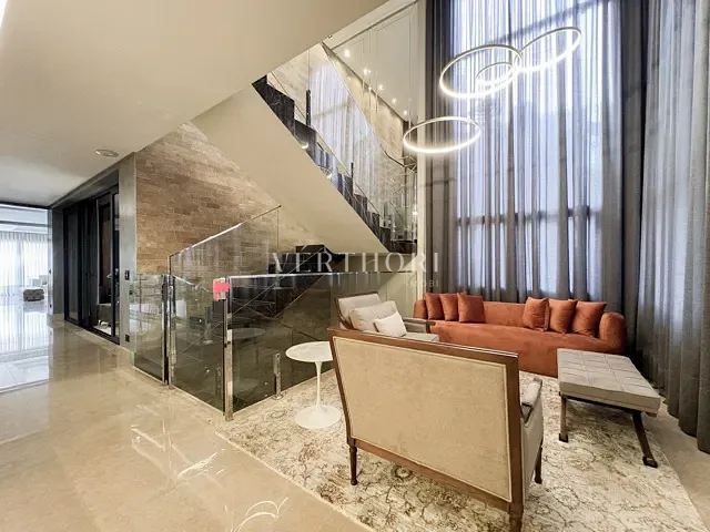 Sobrado com 584m² 5 quartos e 5 banheiros, à venda, no bairro Esperança em Londrina
