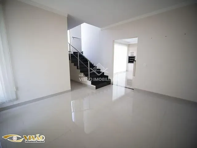 Sobrado com 263m² 3 quartos e 1 banheiro, à venda, no bairro Jardim Botânico em Sinop