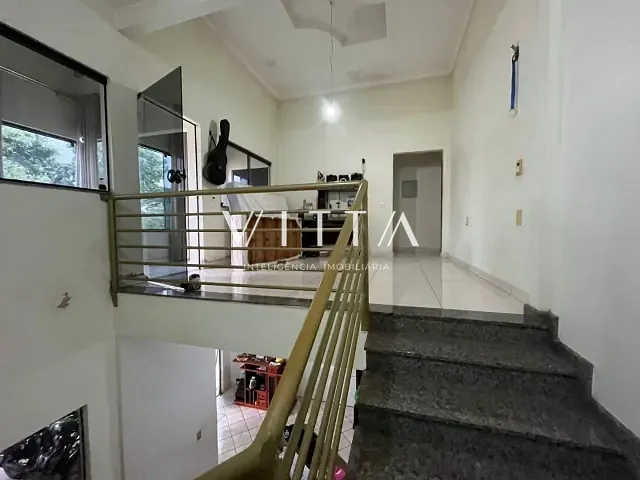 Sobrado com 360m² 5 quartos e 2 banheiros, à venda, no bairro Plano Diretor Sul em Palmas