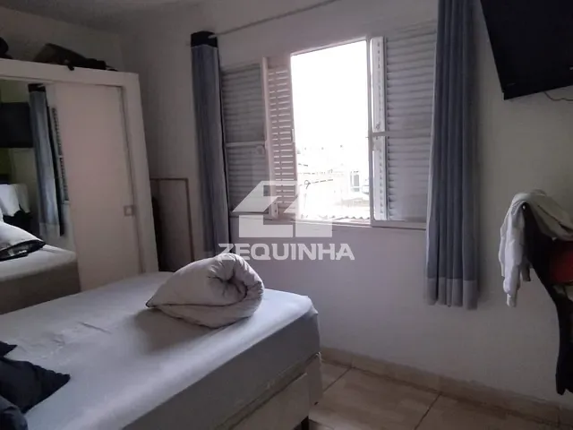 Sobrado com 182m² 4 quartos e 2 banheiros, à venda, no bairro Pestana em Osasco