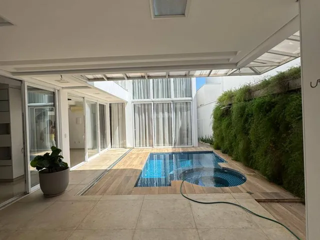 Sobrado com 360m² 3 quartos e 4 banheiros, para alugar, no bairro Plano Diretor Sul em Palmas