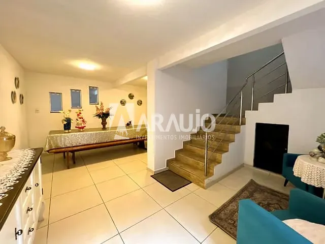 Sobrado com 270m² 2 quartos e 3 banheiros, à venda, no bairro São Vicente em Itajaí