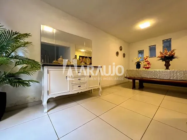 Sobrado com 270m² 2 quartos e 3 banheiros, à venda, no bairro São Vicente em Itajaí