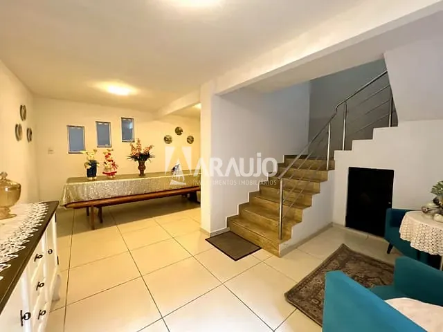 Sobrado com 300m² 2 quartos e 3 banheiros, à venda, no bairro São Vicente em Itajaí