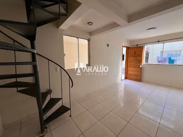 Sobrado com 65m² 2 quartos e 1 banheiro, para alugar, no bairro Fazenda em Itajaí