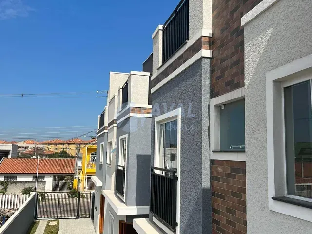 Sobrado 3 quartos e 1 banheiro, para alugar, no bairro Sítio Cercado em Curitiba