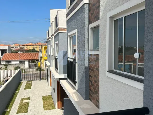 Sobrado 3 quartos e 1 banheiro, para alugar, no bairro Sítio Cercado em Curitiba